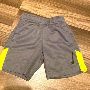 Boys Nike 3t dri fit shorts